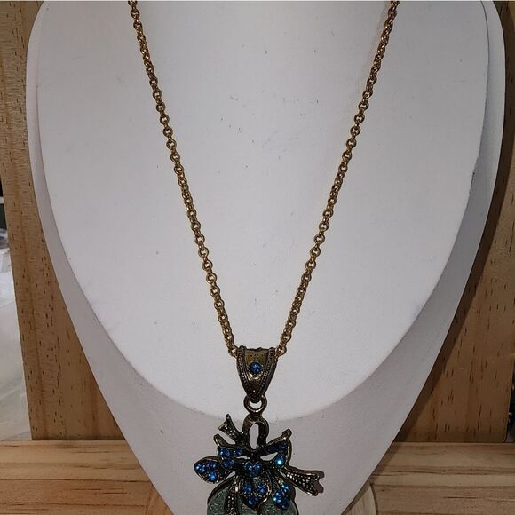 Elegant Blue and Gold Pendant Necklace 17" Marked India - Picture 5 of 6